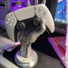 012d6277-bfc5-41b3-b6a8-557a18a6cb89.jpg Cyberpunk Controller Stand – حامل عصري بتصميم سايبربانك ثلاثي الأبعاد