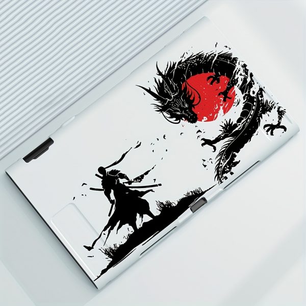 37477ee4-326e-43f0-bcdc-a5f4c3573c32.jpg غطاء حماية نينتندو سويتش – تصميم الساموراي والتنين