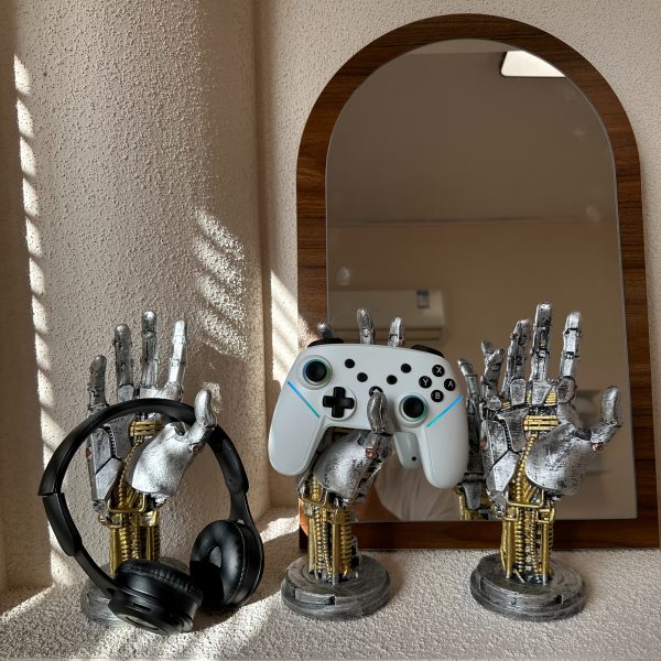 62b95078-cf57-4a99-8b8c-a4c9823c6cc9.jpg Cyberpunk Controller Stand – حامل عصري بتصميم سايبربانك ثلاثي الأبعاد