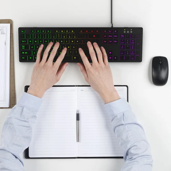 S9e5952f5cfa0479b8ec471da886d3d91L-1.webp لوحة مفاتيح RGB مضيئة وسلكية لجميع الأجهزة