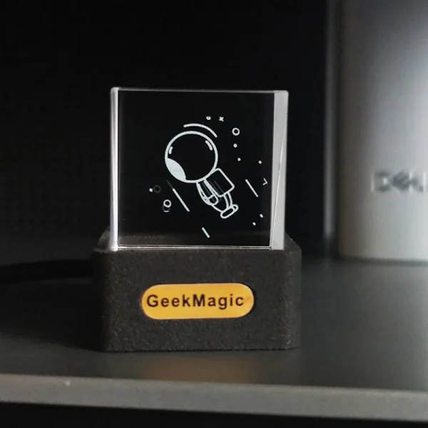 Sdd0af8cc036a4b9a8717460f1acbad98o-1.webp GeekMagic HelloCubic-Lite — ساعة رقمية ذكية بتصميم هولوجرافي