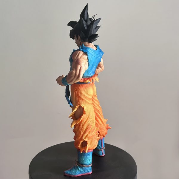 dbfd25b2-66f0-4dfb-a1a2-8b35d25092cc.jpg Dragon Z – Super Saiyan Goku Action Figure
